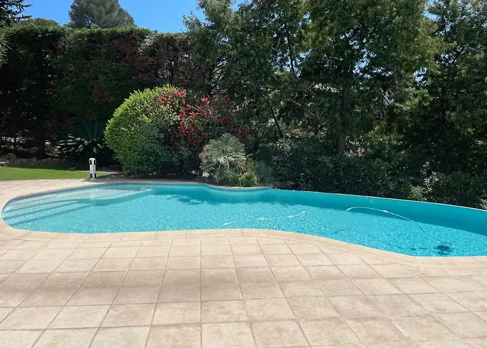 Baccara, Piscine Privée, Plages à Pieds *